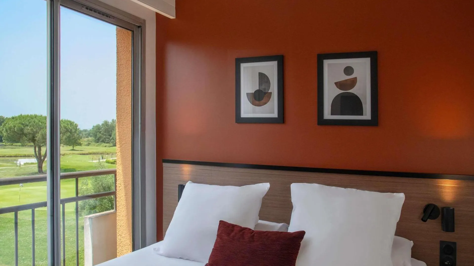 Mercure Toulouse Aéroport Golf de Seilh Hotel