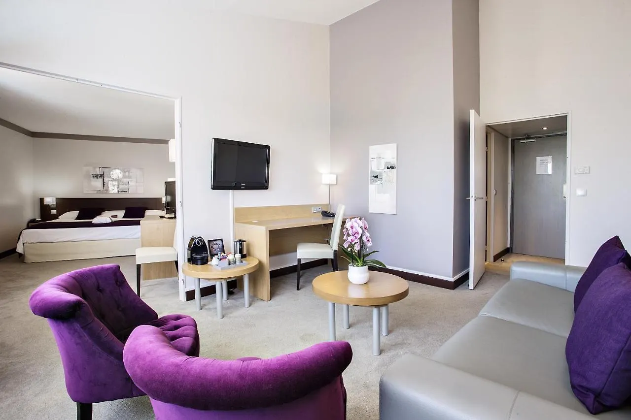 Mercure Toulouse Aéroport Golf de Seilh 4*,