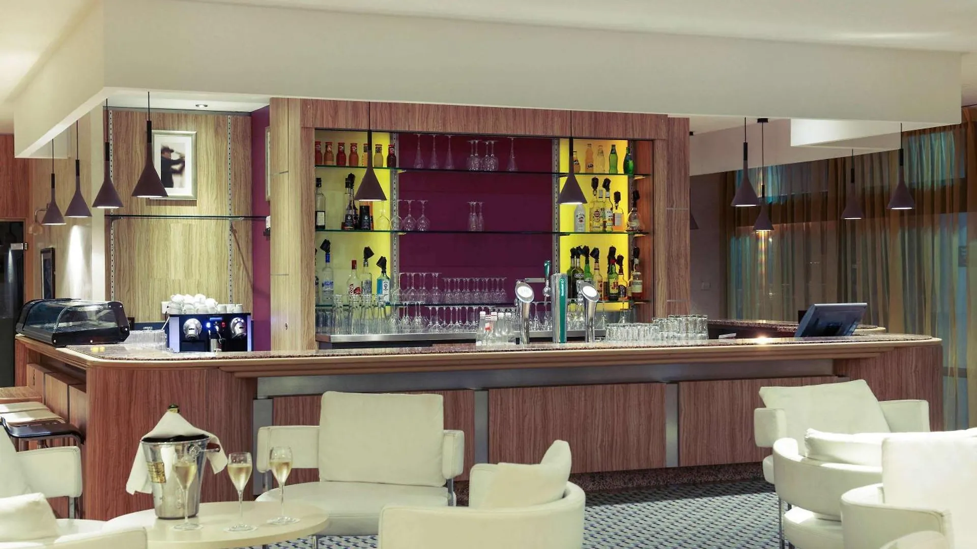 Mercure Toulouse Aéroport Golf de Seilh 4*,